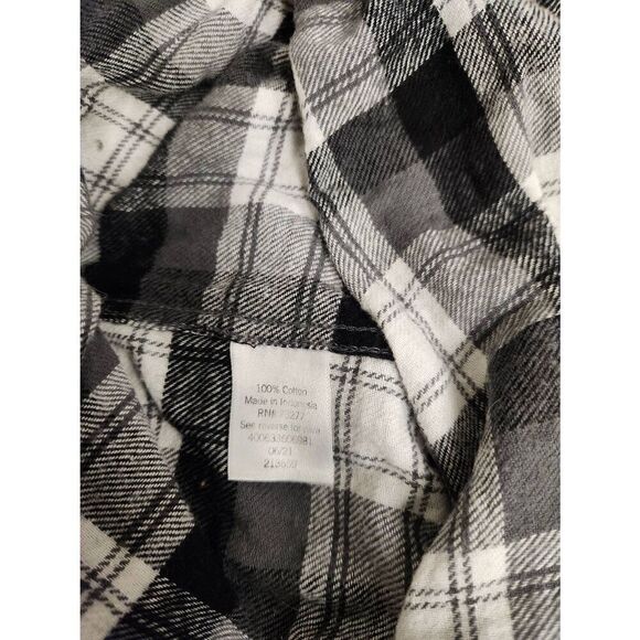 Croft & Barrow set of 2 3X plaid Long sleeved shirts  1 black and white 1-green - Picture 6 of 9